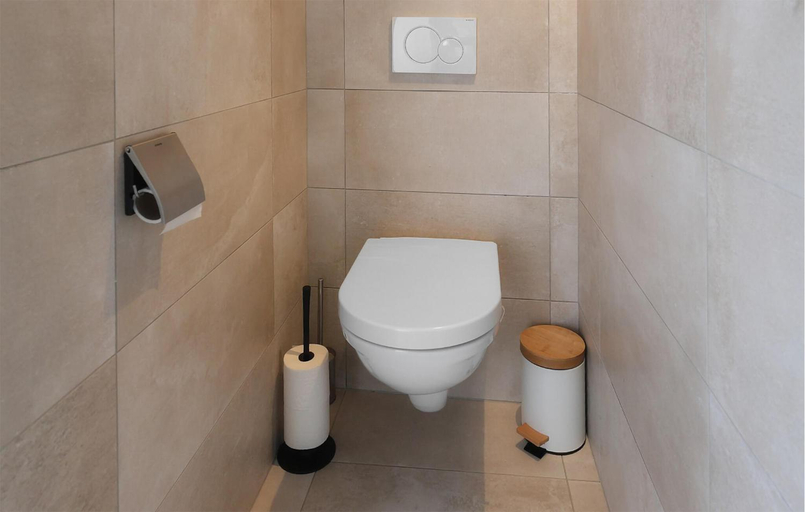 Bathroom 2, Stunning Apartment In Oostende With Wifi, West-Vlaanderen