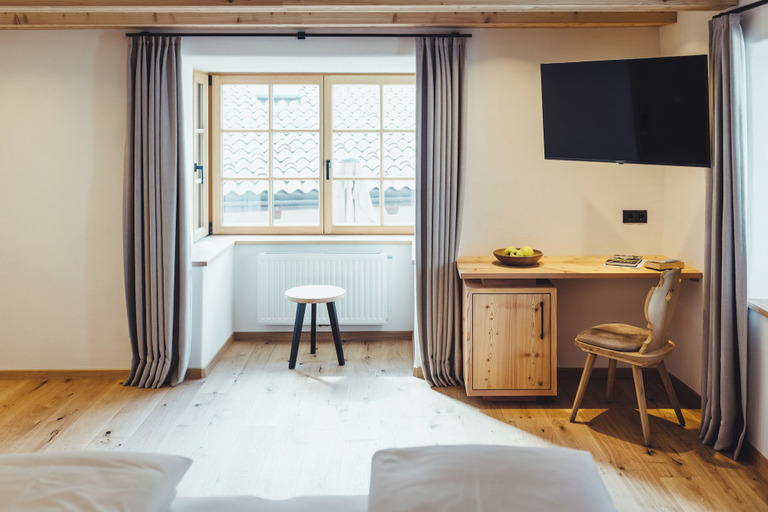 Bedroom 2, Hotel Schmuckhof, Bolzano