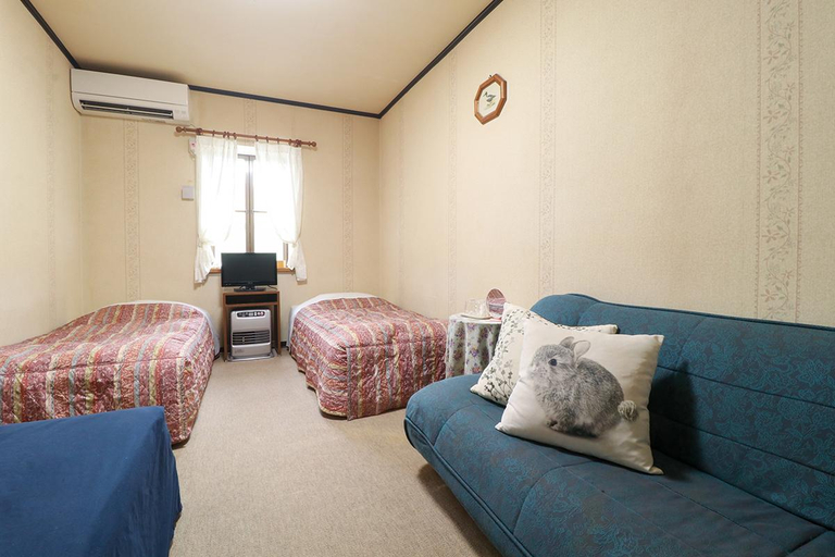 Bedroom 2, YAMA no Ie, Nikkō