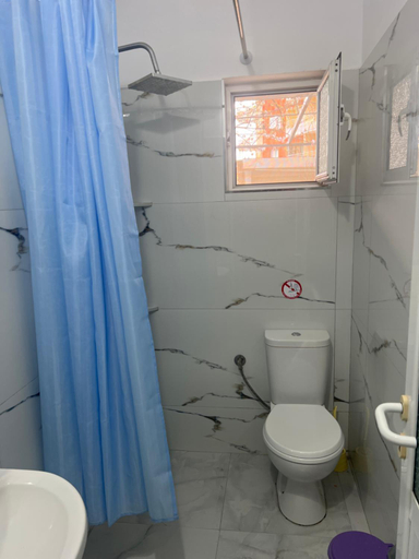 Bathroom 2, Apartament Roisin, Sarandës
