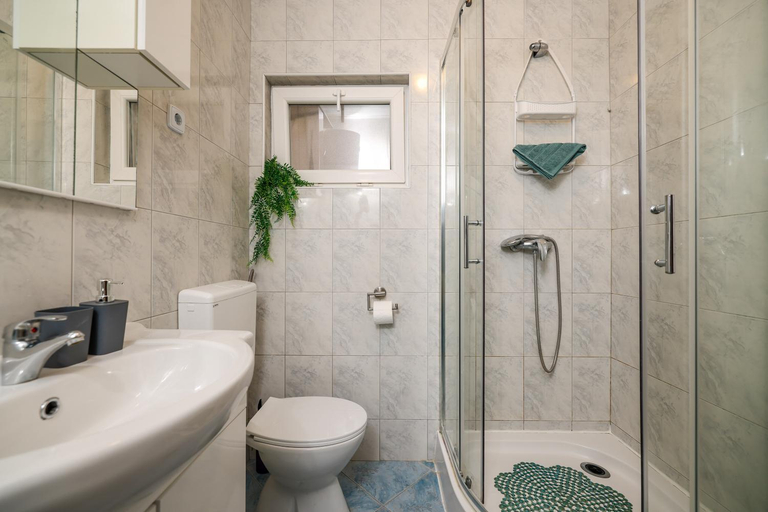 Bathroom 4, Villa Feliks, Ražanac