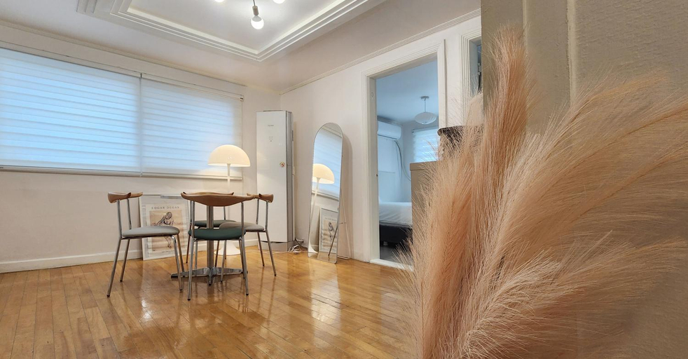 Others 2, 핑크 White Linen House,3br, Mapo