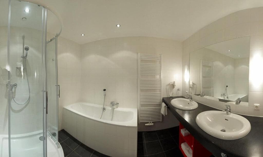 Bathroom 4, Hotel zum Kirchenwirt Mariazell, Bruck-Mürzzuschlag