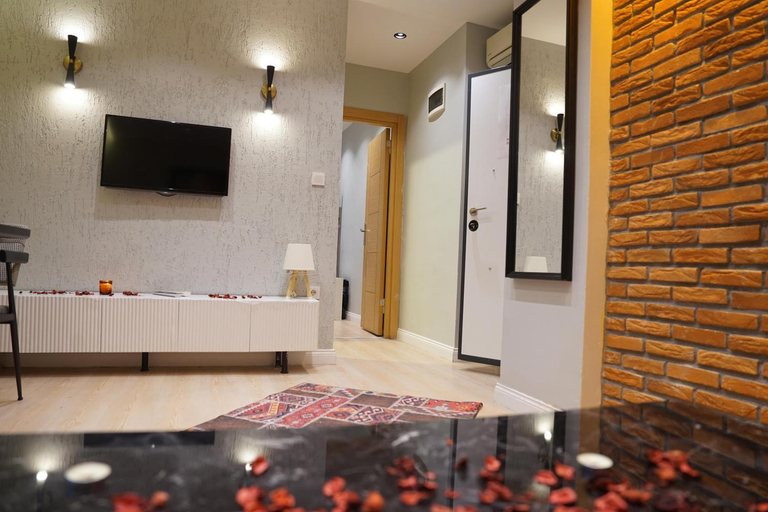 Bathroom 5, The Istanbul Levent Cakra Palace, Şişli