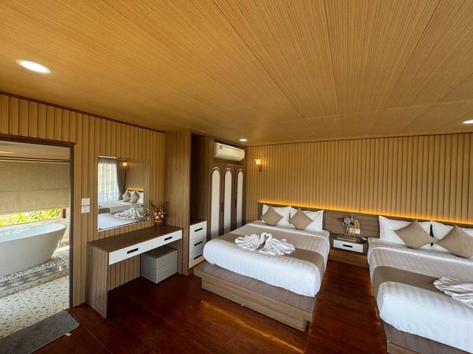 Room 4, Phum Mongkol Village, Bat Dambang