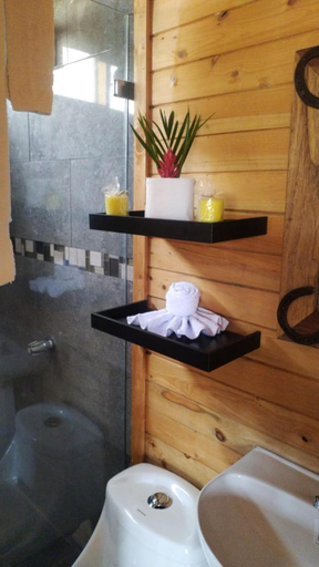 Bathroom, Cabana la Corteza, San Carlos