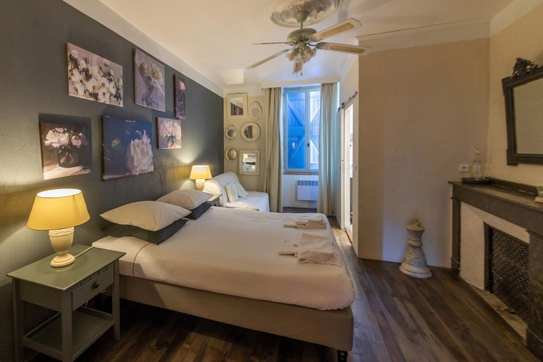 Bedroom 2, La Maison au Puits, Tarn