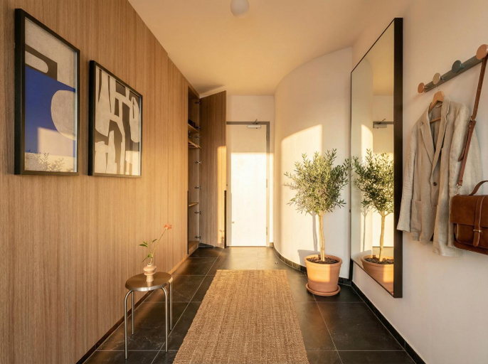 Others 2, Turnkey I Henry's Tower Apartments, Praha 1
