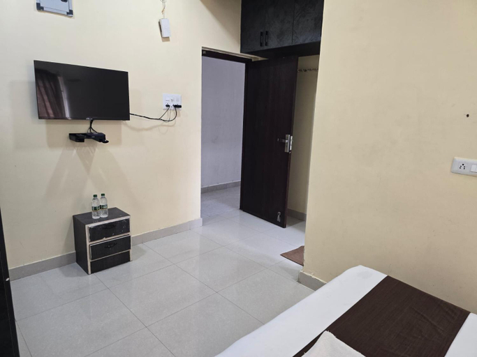 Bedroom 3, GT Empire Hotel-Near SRM University, Chennai