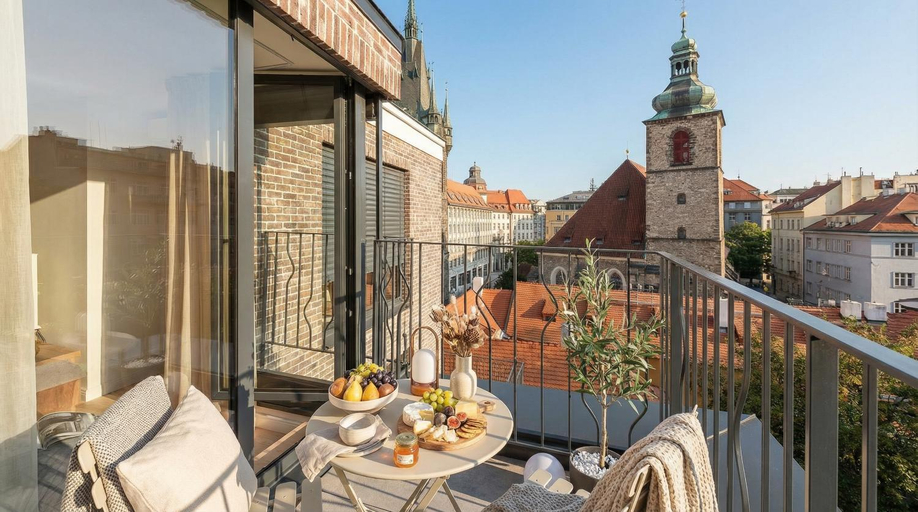 Others 4, Turnkey I Henry's Tower Apartments, Praha 1
