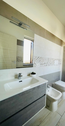 Bathroom 2, The green leaves, Napoli