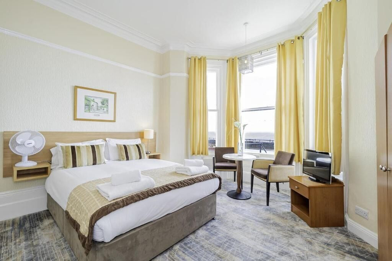 Bedroom 3, Majestic Hotel Eastbourne by Belvilla, East Sussex