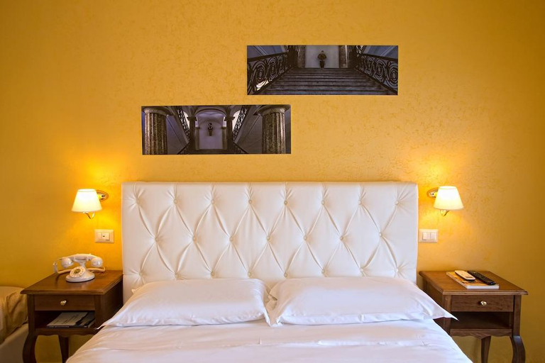 Bedroom 2, Neapolitan Trips B&B, Napoli