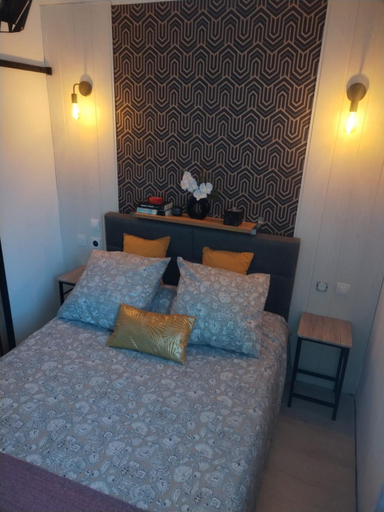 Bedroom 2, chambre Marseille pas loin de saint Charles et vieux port, Bouches-du-Rhône