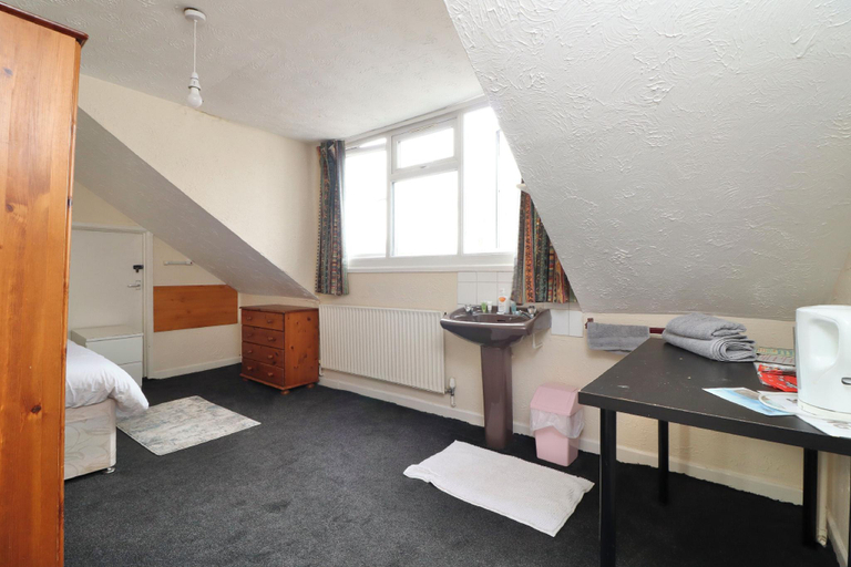 Others 5, Pebbles Guest house, Southampton