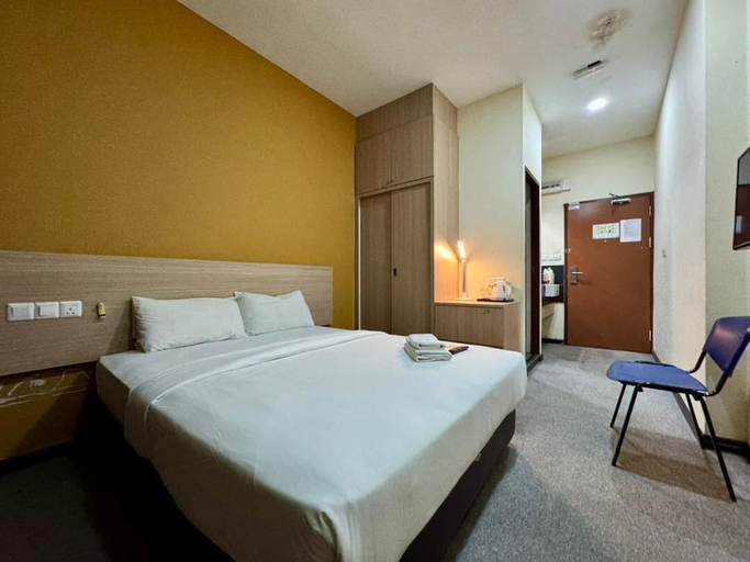 Room 3, OYO 91290 Cozitel, Bintulu