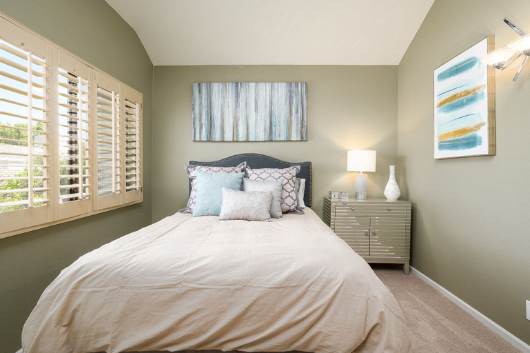 Room 2, Villa Gainey Ranch 2 Bedroom Condo by RedAwning, Maricopa
