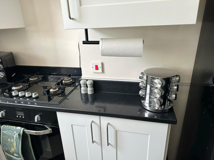 Others 4, Wimbledon Area Apartment, London