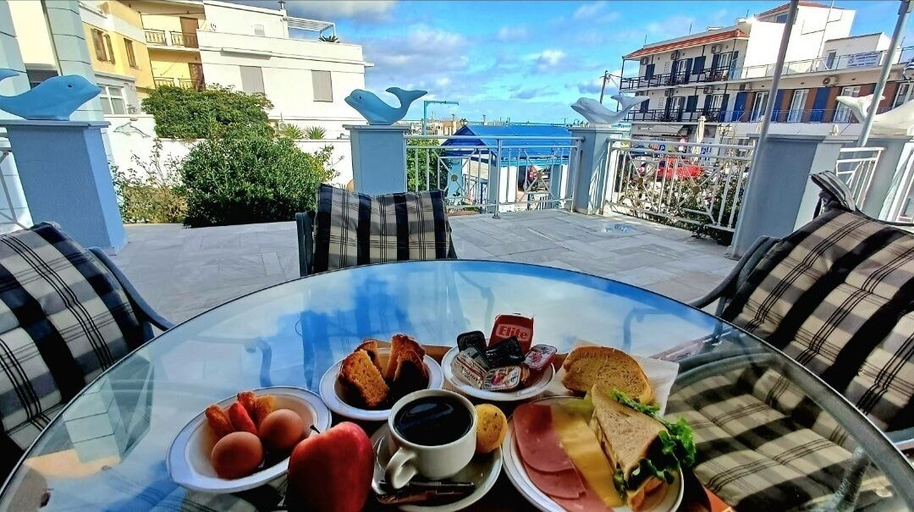 Food & Drinks 5, Dolphin Hotel, Thessaly