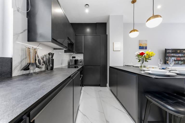 Others 4, Prime Central London Stay, modern Apartments with AC, London