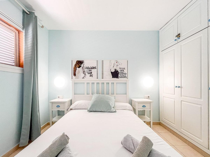 Bedroom 2, Oasis Royal 13 apartamento vista piscina Corralejo by Lightbooking, Las Palmas