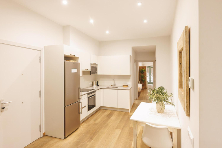 Kitchen 5, Bravissimo Forca 17, Barri Vell apartments, Girona