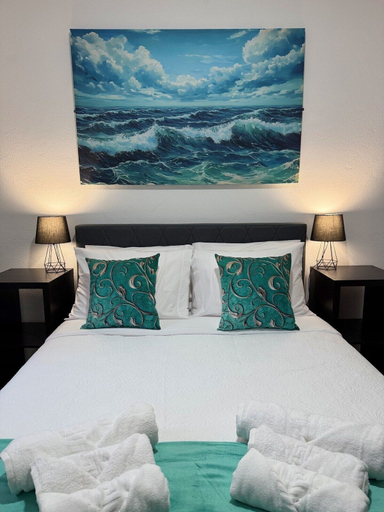 Room 4, Ocean View Guest House, São Vicente