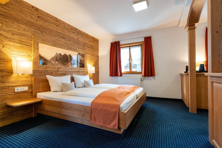 Bedroom 4, Oberstdorfer Einkehr - Mitten im Zentrum, Oberallgäu