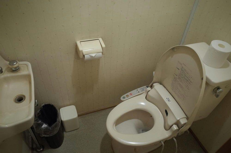Bathroom 3, Kuwano ya, Asakura