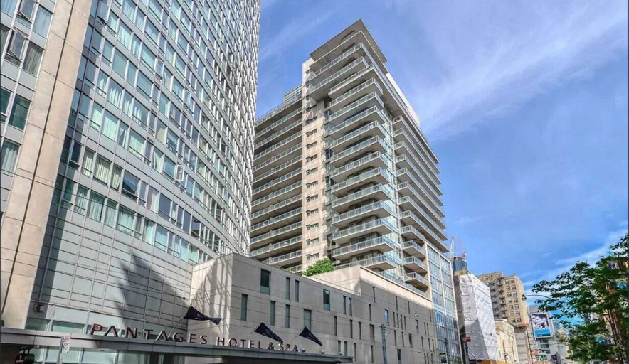 Exterior, The Delta District Stay, Toronto