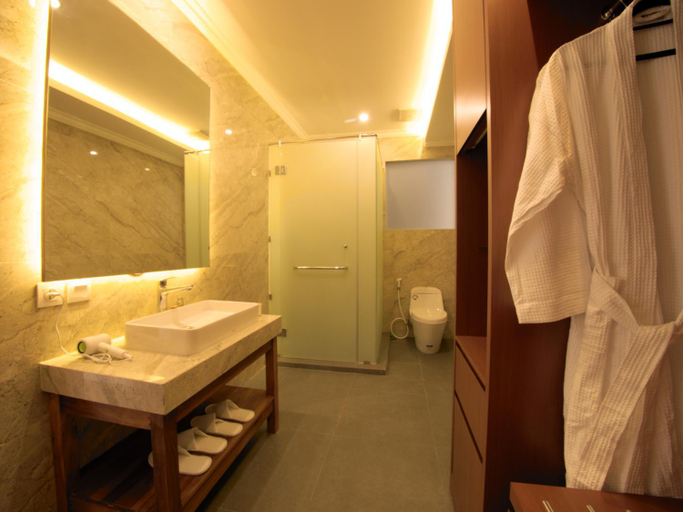 Bathroom 3, Near Beach Villa, Badung