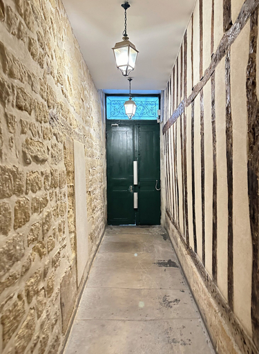 Property entrance 4, 2063 Lille, Paris