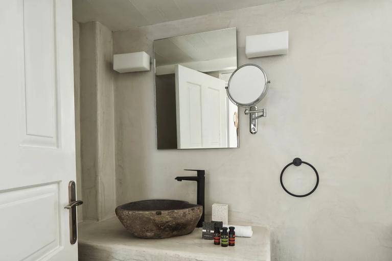 Bathroom 5, Mr and Mrs White Oia – Santorini, South Aegean
