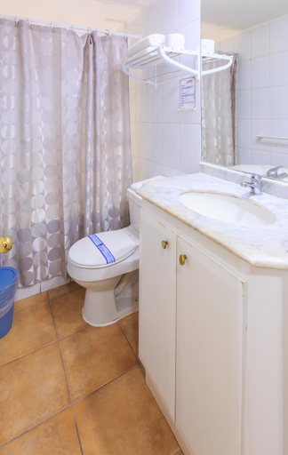 Bathroom 4, Apart Hotel Cambiaso, Santiago