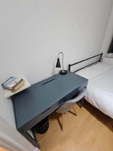 Bedroom 2, Fulham Broadway Apartment by PrimeCityHosts, London