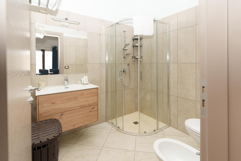 Bathroom 2, Kalispera Residence, Cosenza