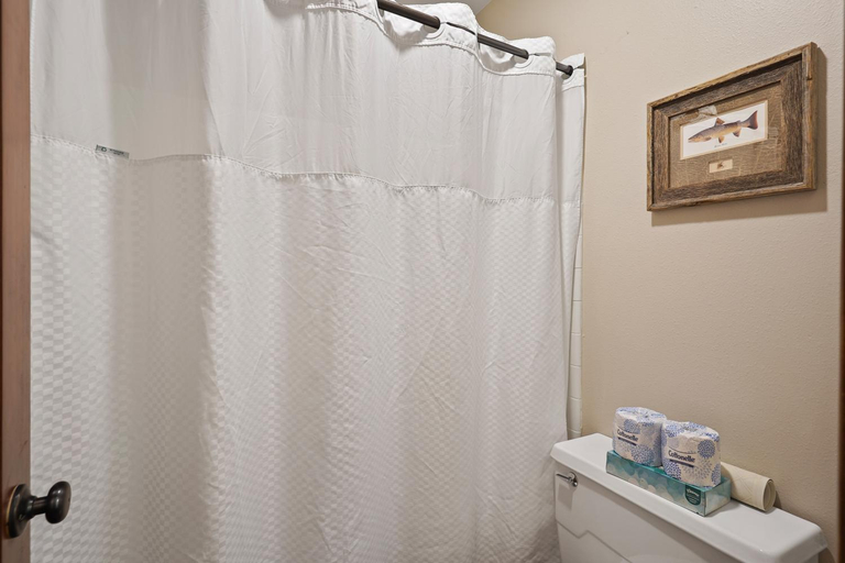 Bathroom 3, Seventh Mountain Resort, Deschutes