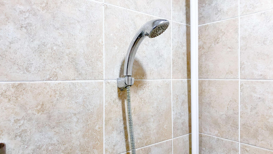 Bathroom 2, Kemang Apartments, Jakarta Selatan
