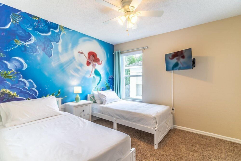 Room 3, 7BR Home w/ Private Pool 20min Disney, Osceola