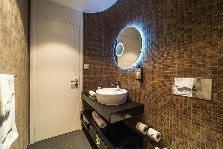 Bathroom 3, Lux Housing Braga XXI, Braga