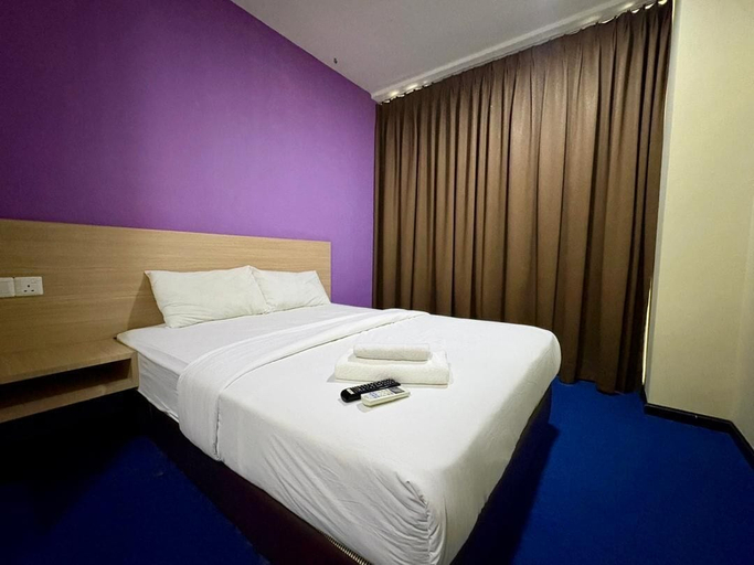 Room 4, OYO 91290 Cozitel, Bintulu