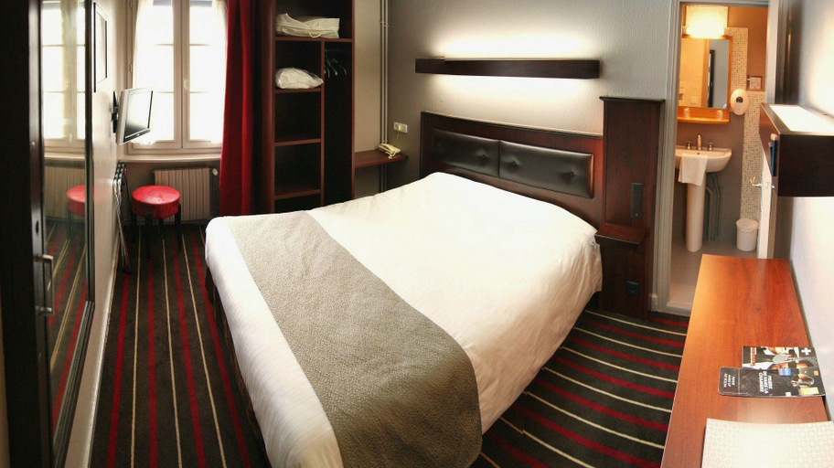 Bedroom 3, Hotel De L'univers, Ille-et-Vilaine