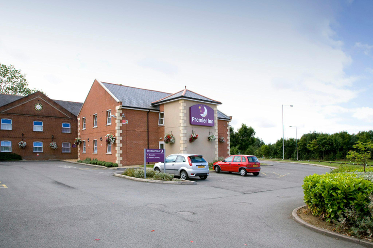 Exterior & Views 1, Premier Inn Kettering, Northamptonshire