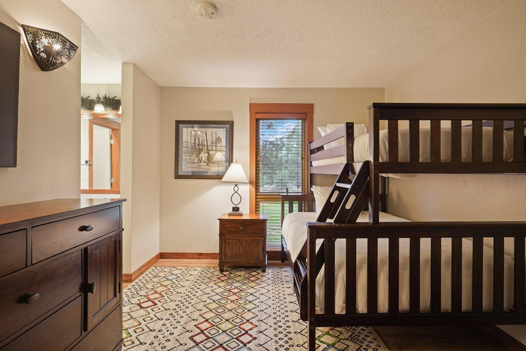 Bedroom 2, Seventh Mountain Resort, Deschutes