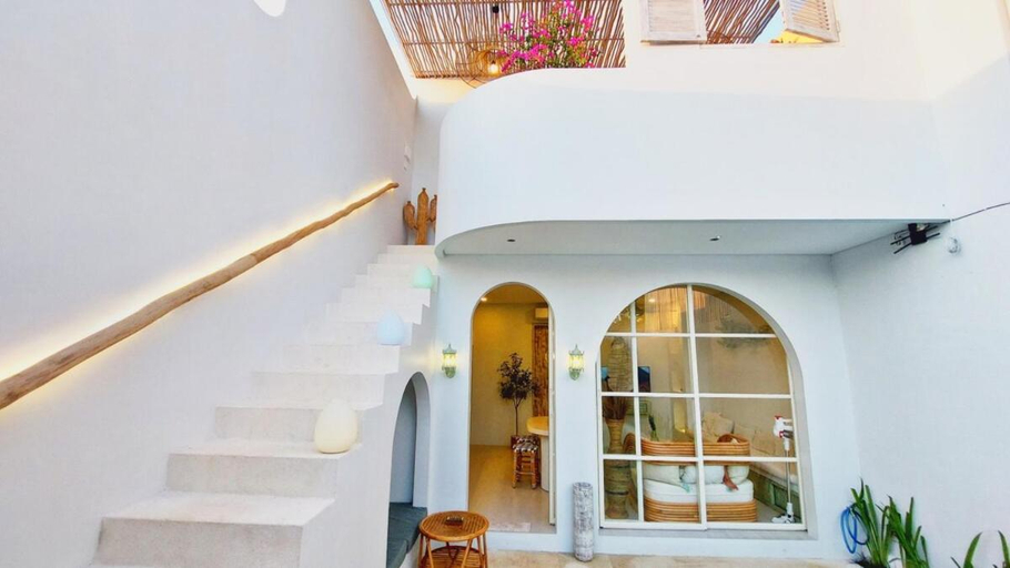 Others 2, Villa Skyros Santorini style-private pool, Badung