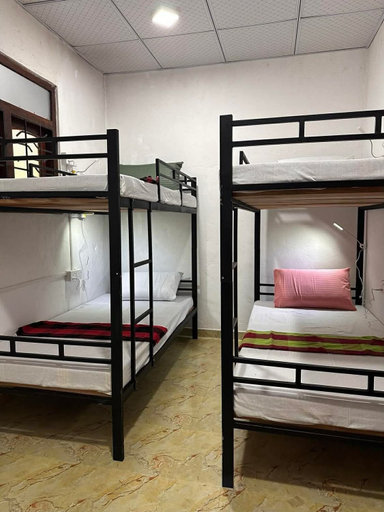 Room 2, R BackPacker Hostel, Habaraduwa