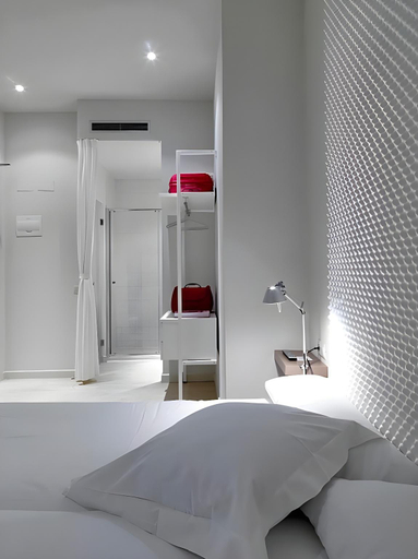 Bathroom 5, Urban Sea Hotel Atocha 113, Madrid