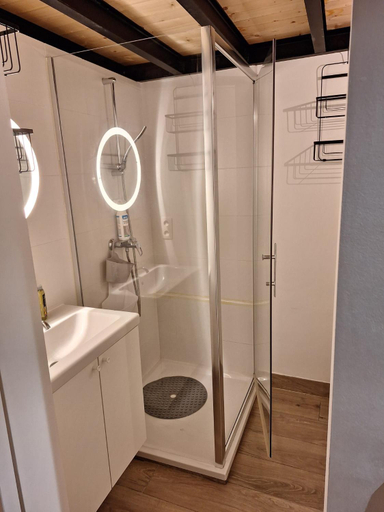 Bathroom 3, Beatrice's gardens, Brabant Wallon