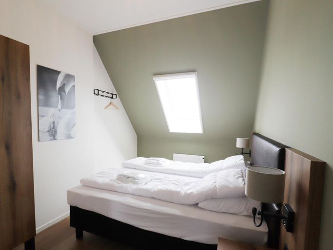 Bedroom 3, Two adjacent luxury villas in Friesland, Littenseradiel