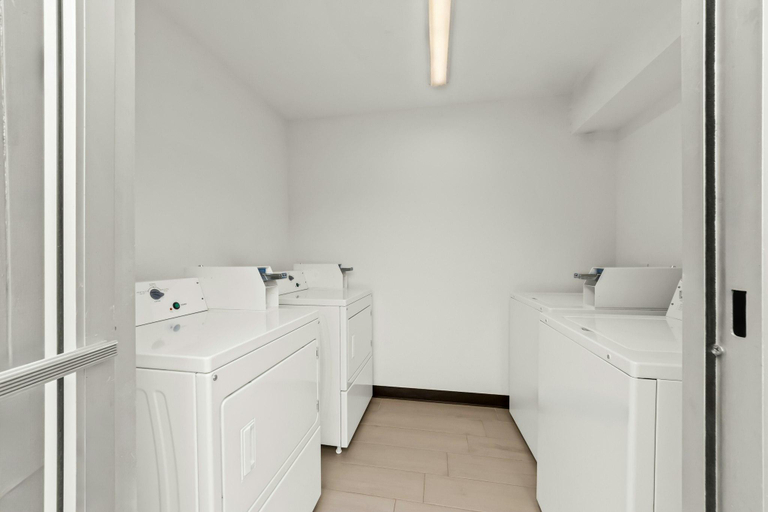 Bathroom 4, Red Roof Inn Del Rio, Val Verde